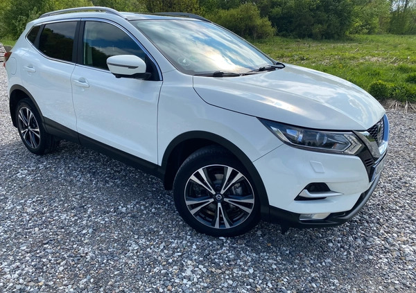 Nissan Qashqai cena 76999 przebieg: 125000, rok produkcji 2019 z Pabianice małe 704